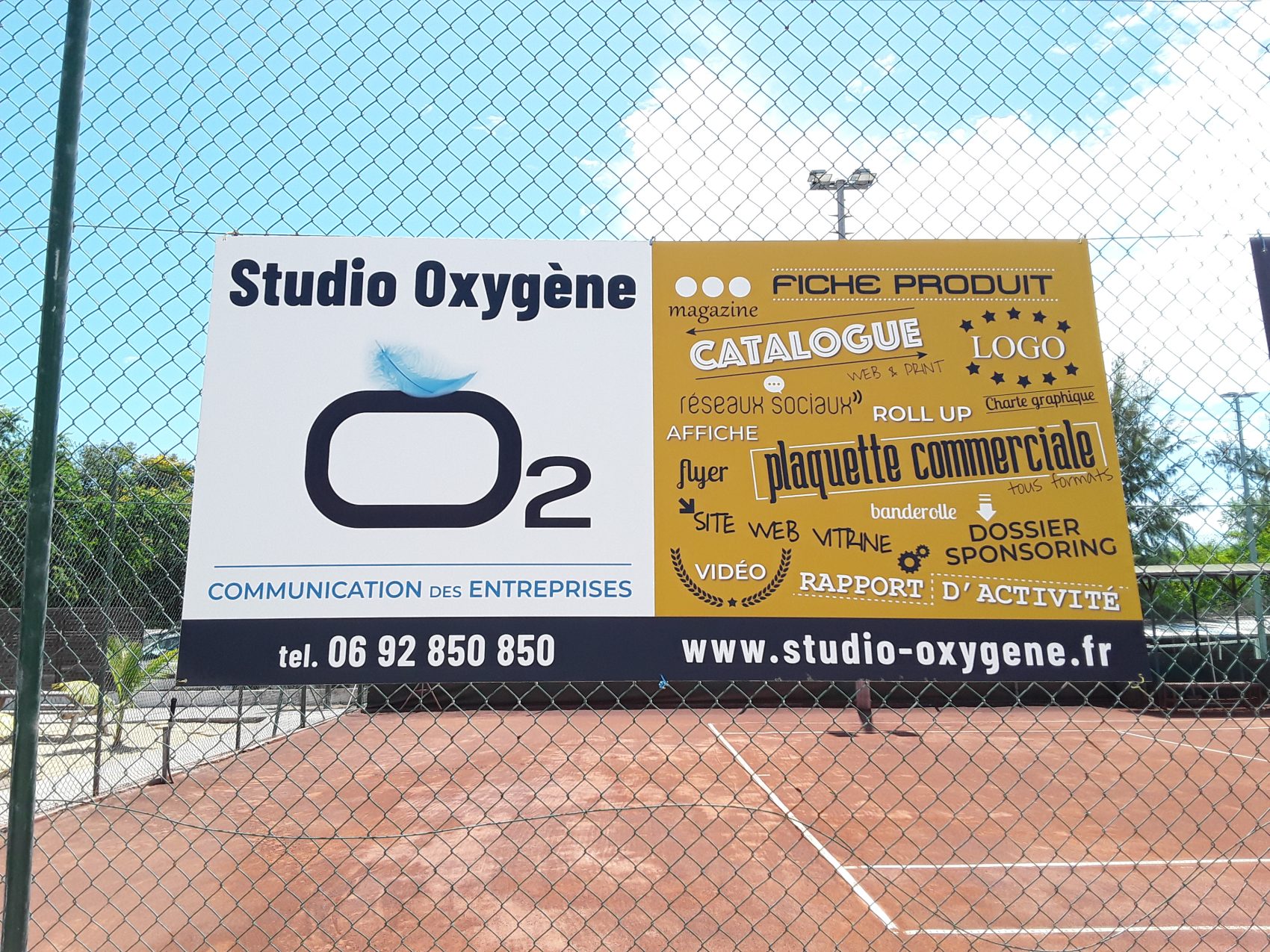 Panneau publicitaire studio oxxygène