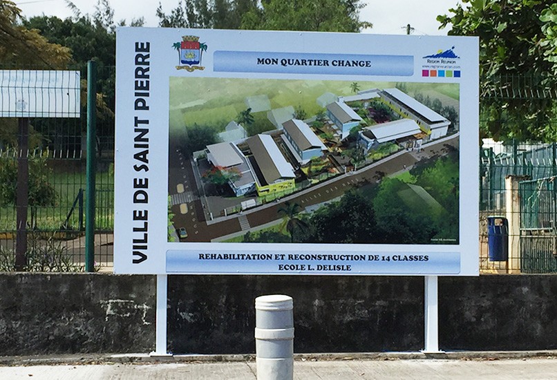 Panneau de chantier pour la ville de Saint-Pierre