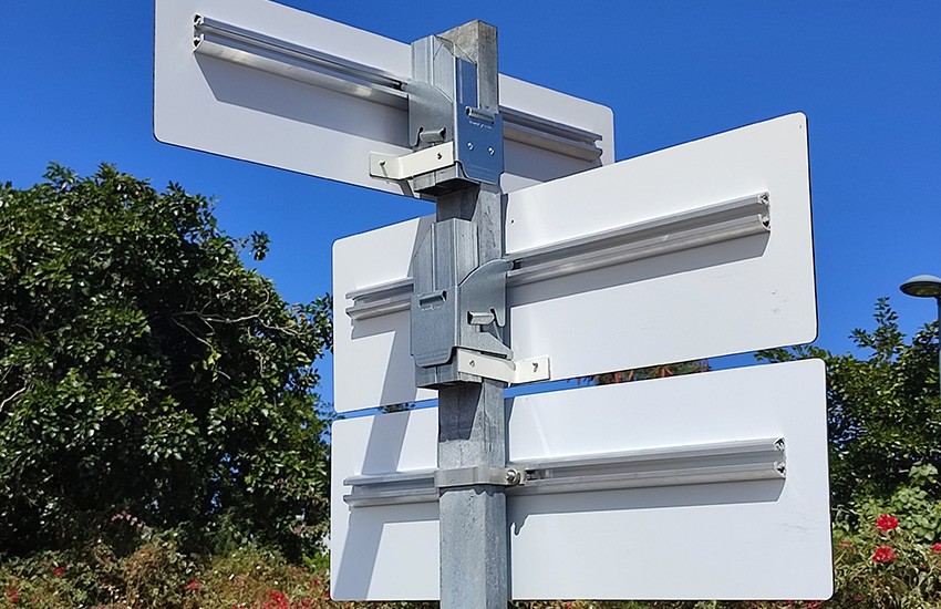 panneau directionnel routier fixations structure